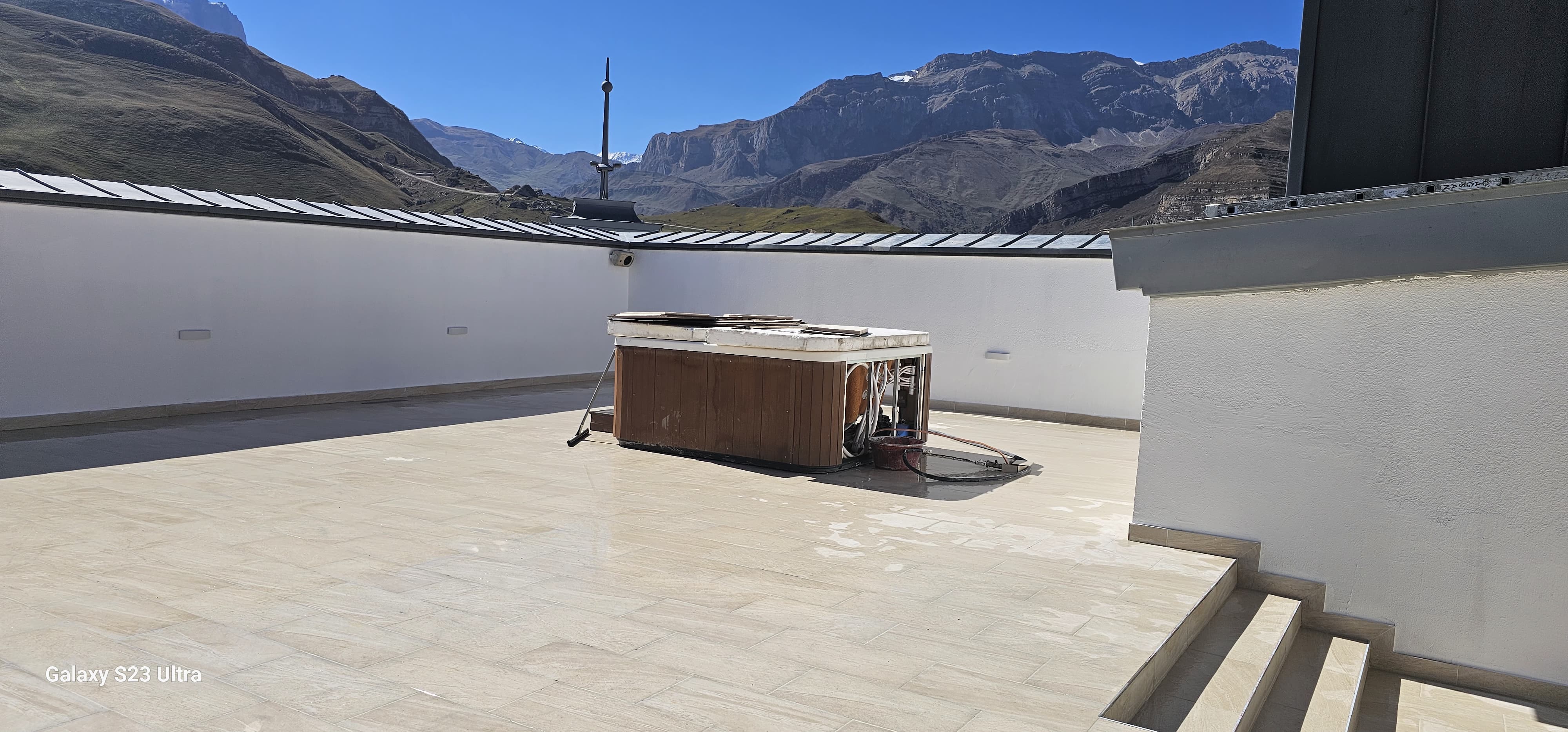 Şahdağ Pik Palace & Park Chalet Kompleksi fasad və damının təmir olunması